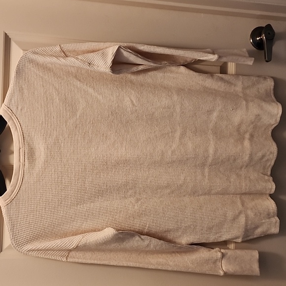 Top - Picture 2 of 2